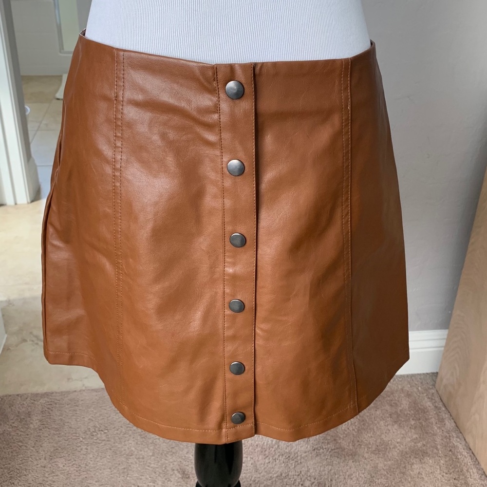 Forever 21 Faux leather button down brown skirt L